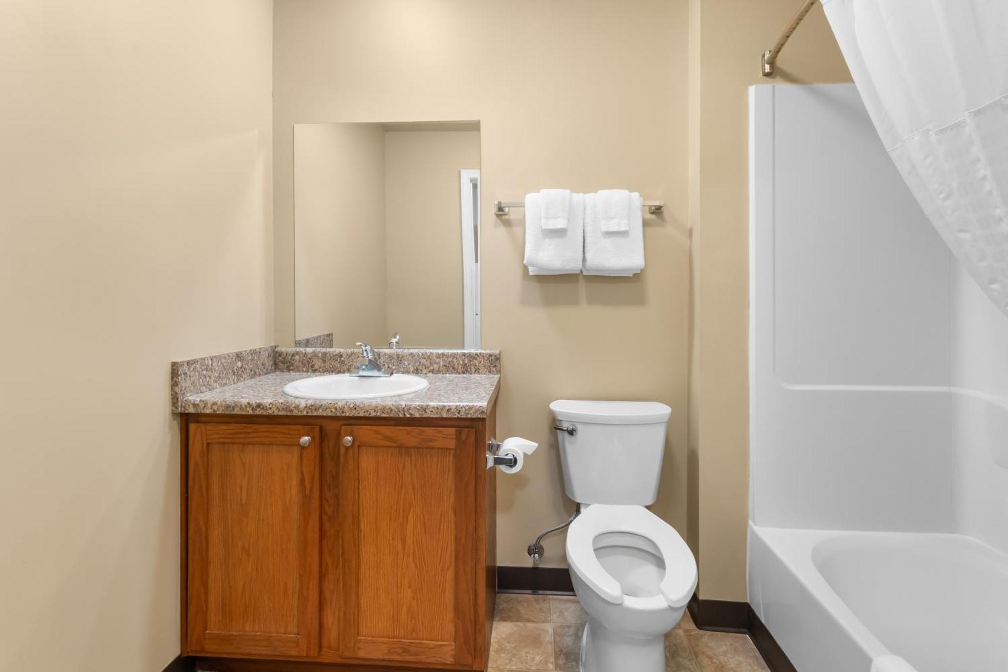Risewell Kitchen Suites Плезантон Экстерьер фото