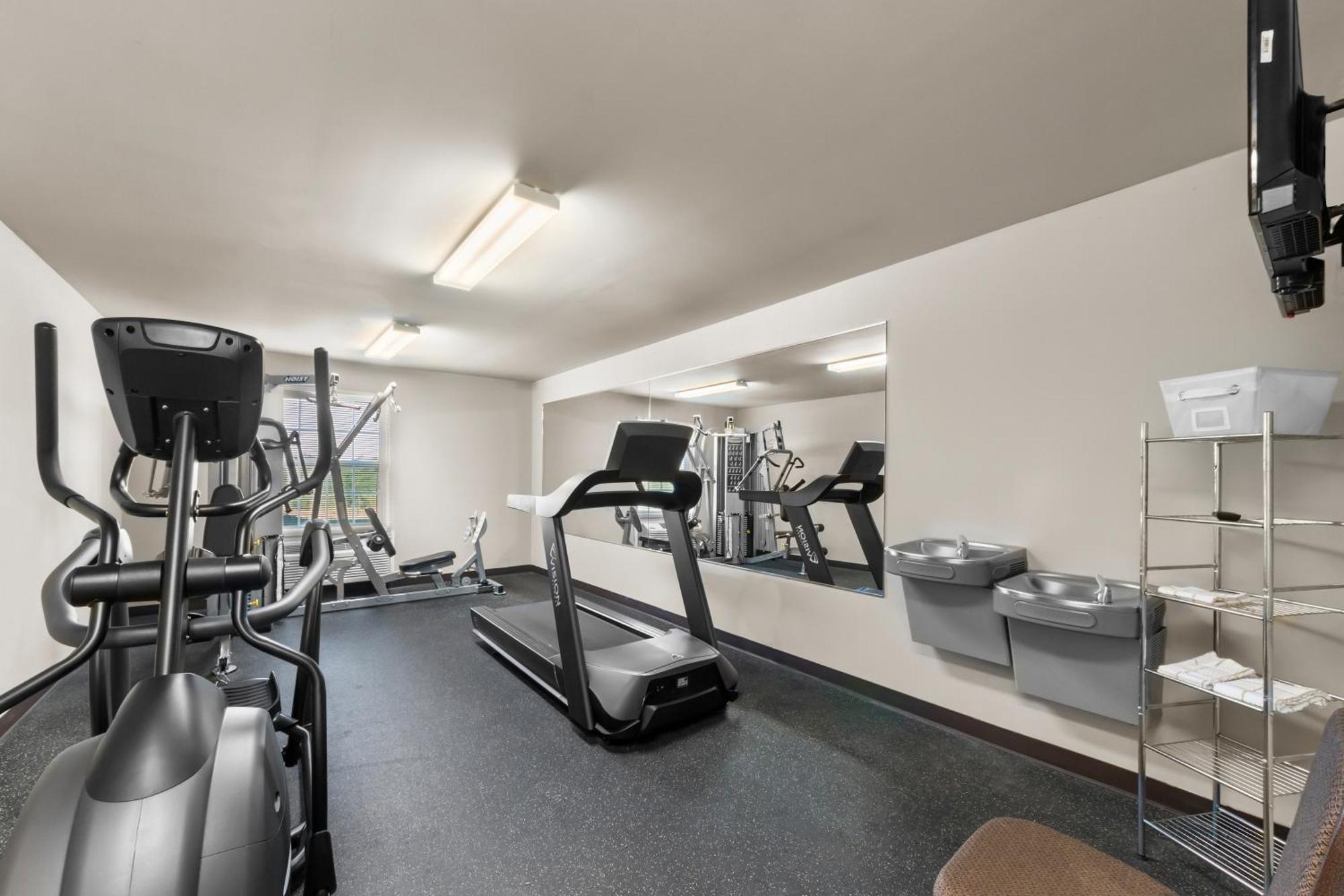 Risewell Kitchen Suites Плезантон Экстерьер фото