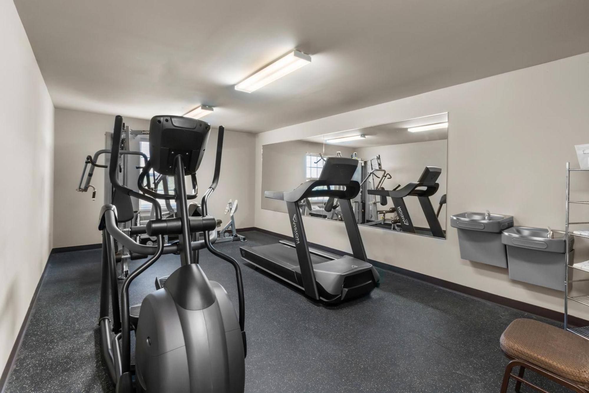 Risewell Kitchen Suites Плезантон Экстерьер фото